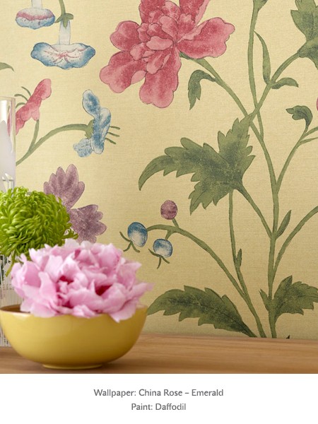 Обои Little Greene Archive Trails China Rose - Emerald Lustre 0275CHEMERA фото в интерьере